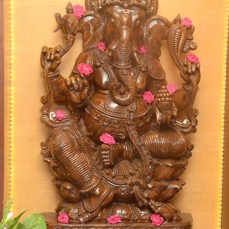 Hotel Kanakabhishegam First Hotel From The Thirukadaiyur Temple Tirukkadaiyur 외부 사진