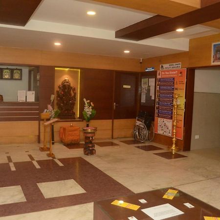 Hotel Kanakabhishegam First Hotel From The Thirukadaiyur Temple Tirukkadaiyur 외부 사진