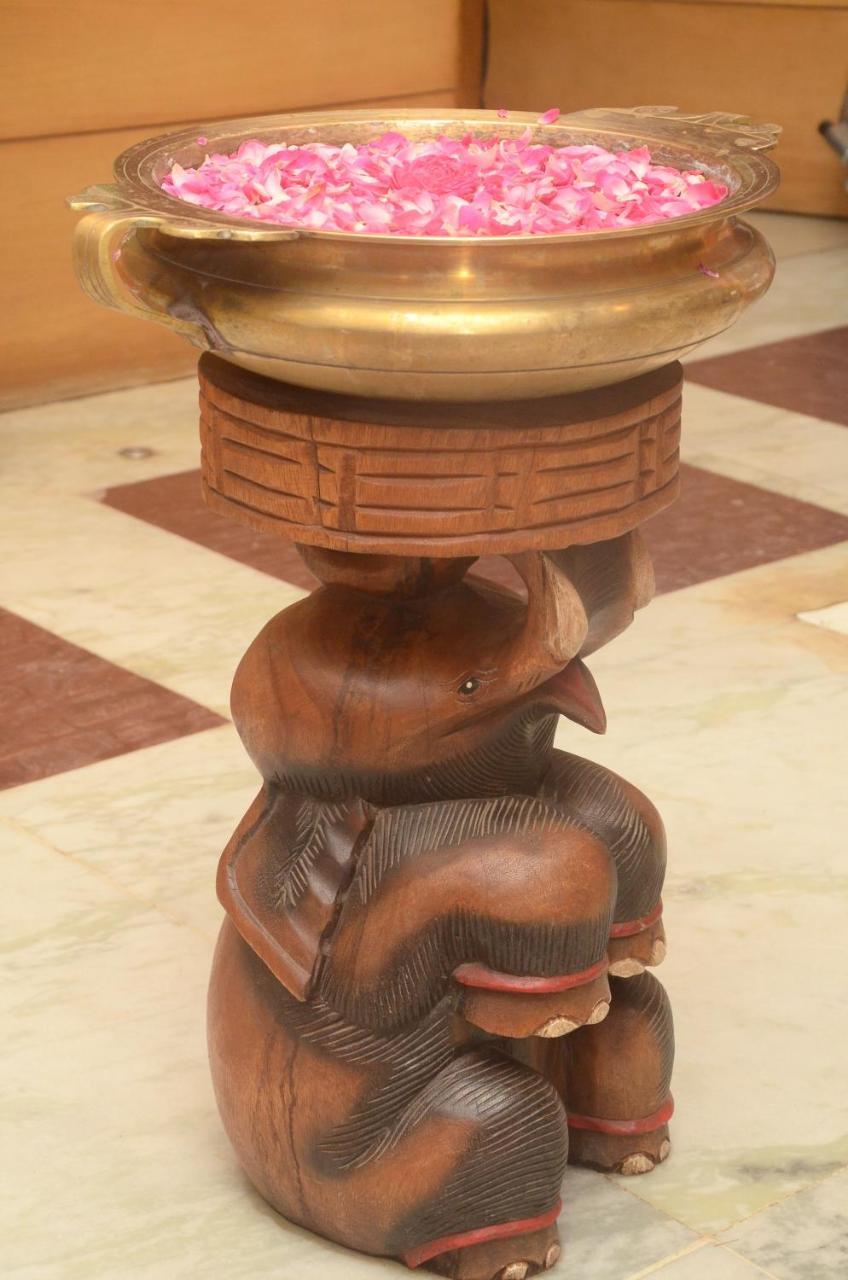 Hotel Kanakabhishegam First Hotel From The Thirukadaiyur Temple Tirukkadaiyur 외부 사진
