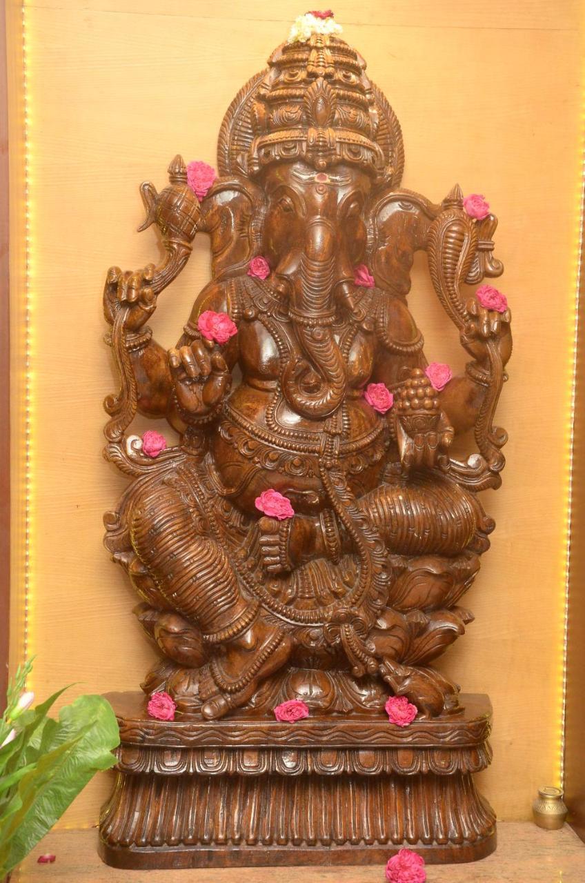 Hotel Kanakabhishegam First Hotel From The Thirukadaiyur Temple Tirukkadaiyur 외부 사진
